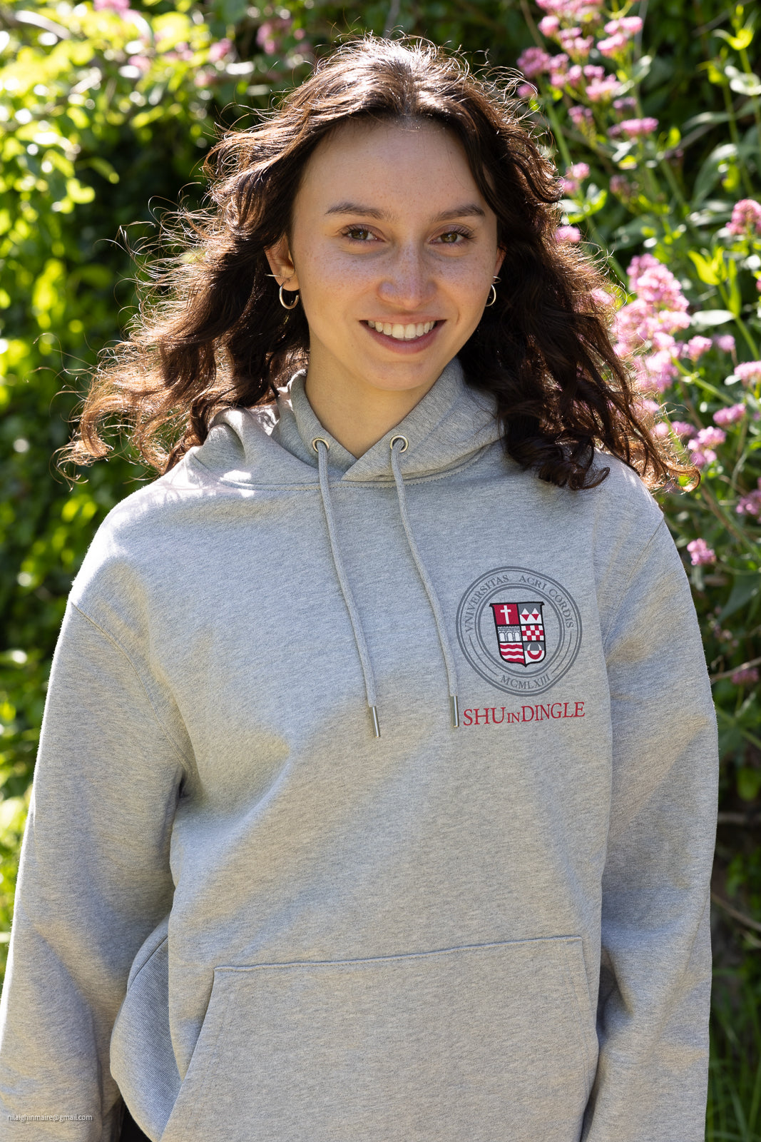 🌟 Sacred Heart University Dingle Sweatshirt/Hoodie – Sustainable Style 🌿
Celebrate your connection to Sacred Heart University Dingle with this premium hoodie or sweatshirt, designed for comfort, sustainability, and pride. 💚
Why You’ll Love It:
👕 Soft & Breathable: Enjoy all-day comfort with high-quality organic cotton.
🌍 Eco-Friendly & Durable: Designed to last, while being kind to the planet.
🎓 Support Education: 2% of profits go directly to Sacred Heart University students.